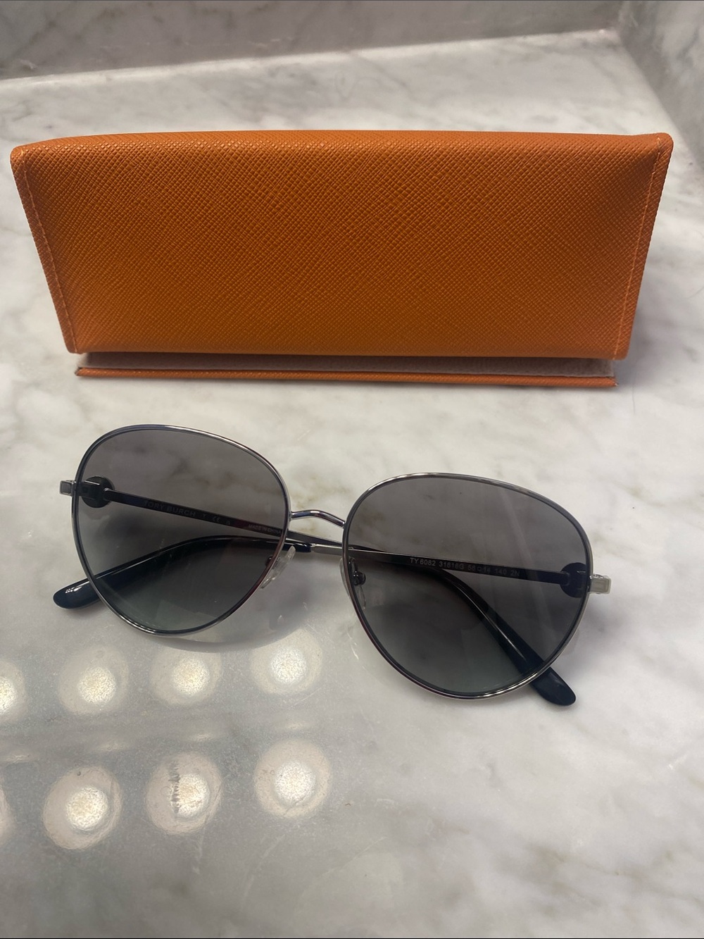 NWOT Tory Burch Orange Saffiano case and Aviator Sunglasses - Picture 7 of 13